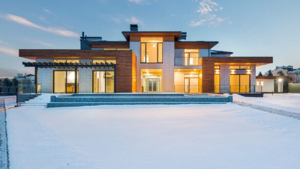 Energieffektiv villa i vintermiljö
